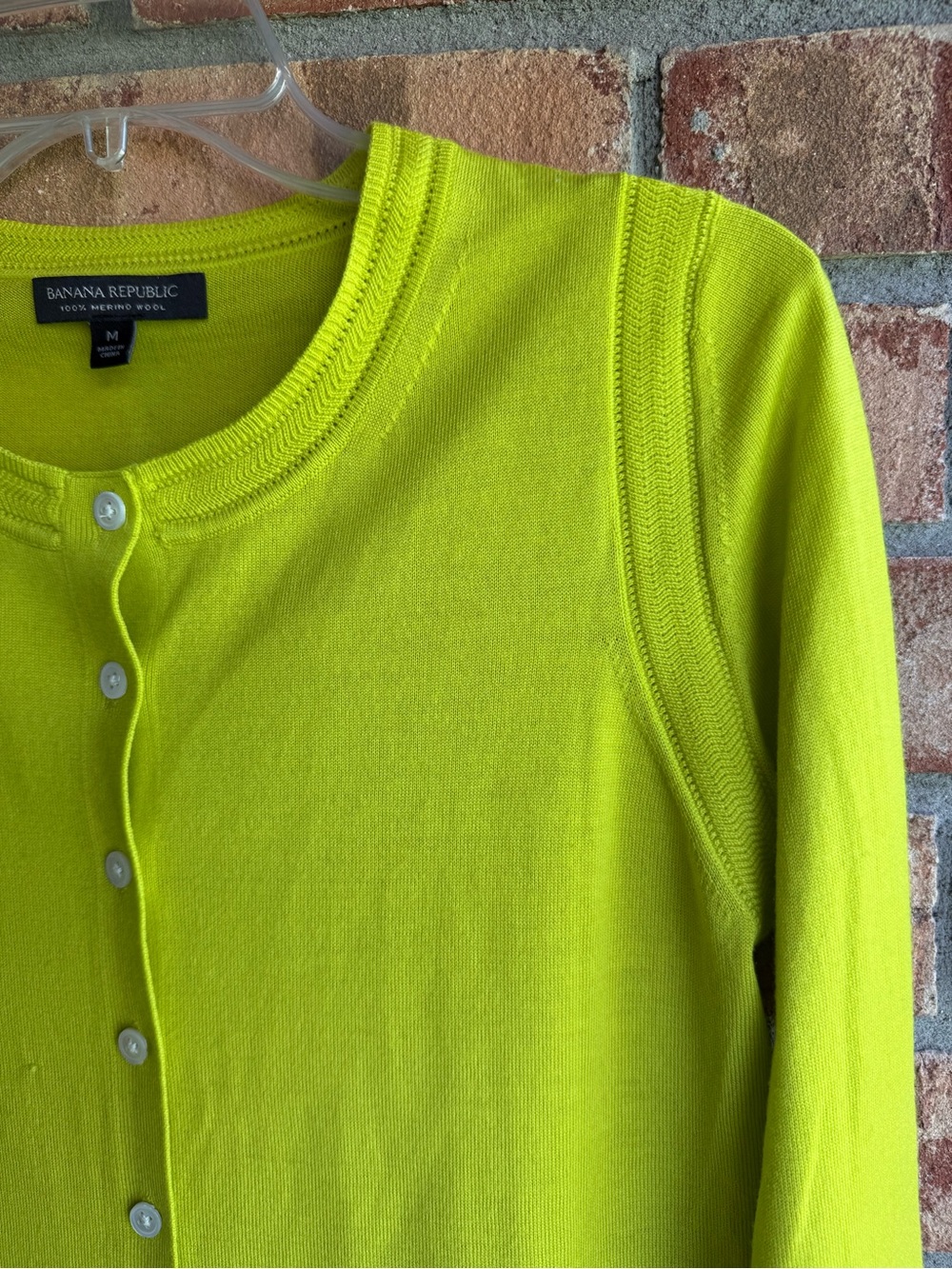 Banana Republic Neon Lime Green 100% Merino Wool Cardigan Lightweight Medium - Picture 3 of 6
